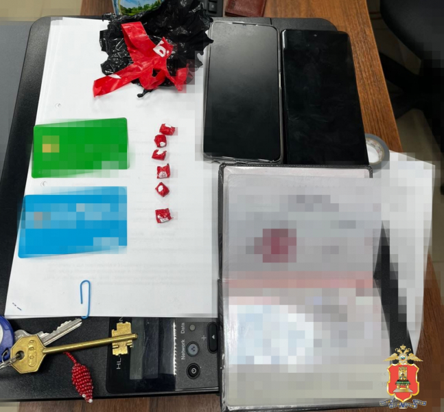 В Заволжском районе Твери задержали мужчину и женщину с наркотиком В Заволжском районе Твери задержали мужчину и женщину с наркотиком