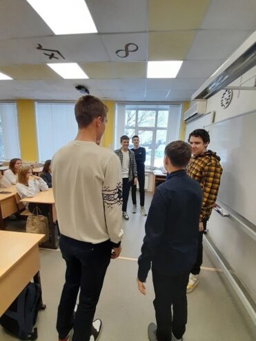 Школьники из Андреаполя рисовали эмоции