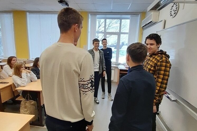 Школьники из Андреаполя рисовали эмоции