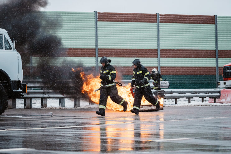 Игорь Руденя поздравил сотрудников МЧС с Днем спасателя России Игорь Руденя поздравил сотрудников МЧС с Днем спасателя России