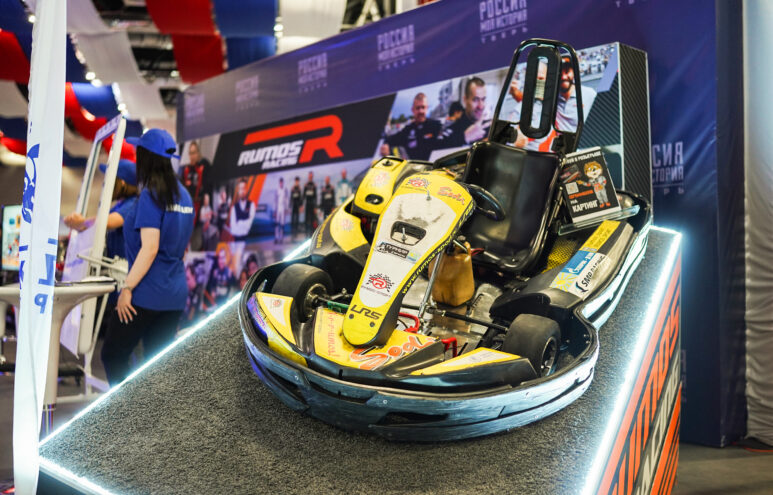 Игорь Руденя пообщался со школьниками на фестивале профессий «Билет в будущее»