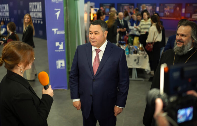 Игорь Руденя пообщался со школьниками на фестивале профессий «Билет в будущее»