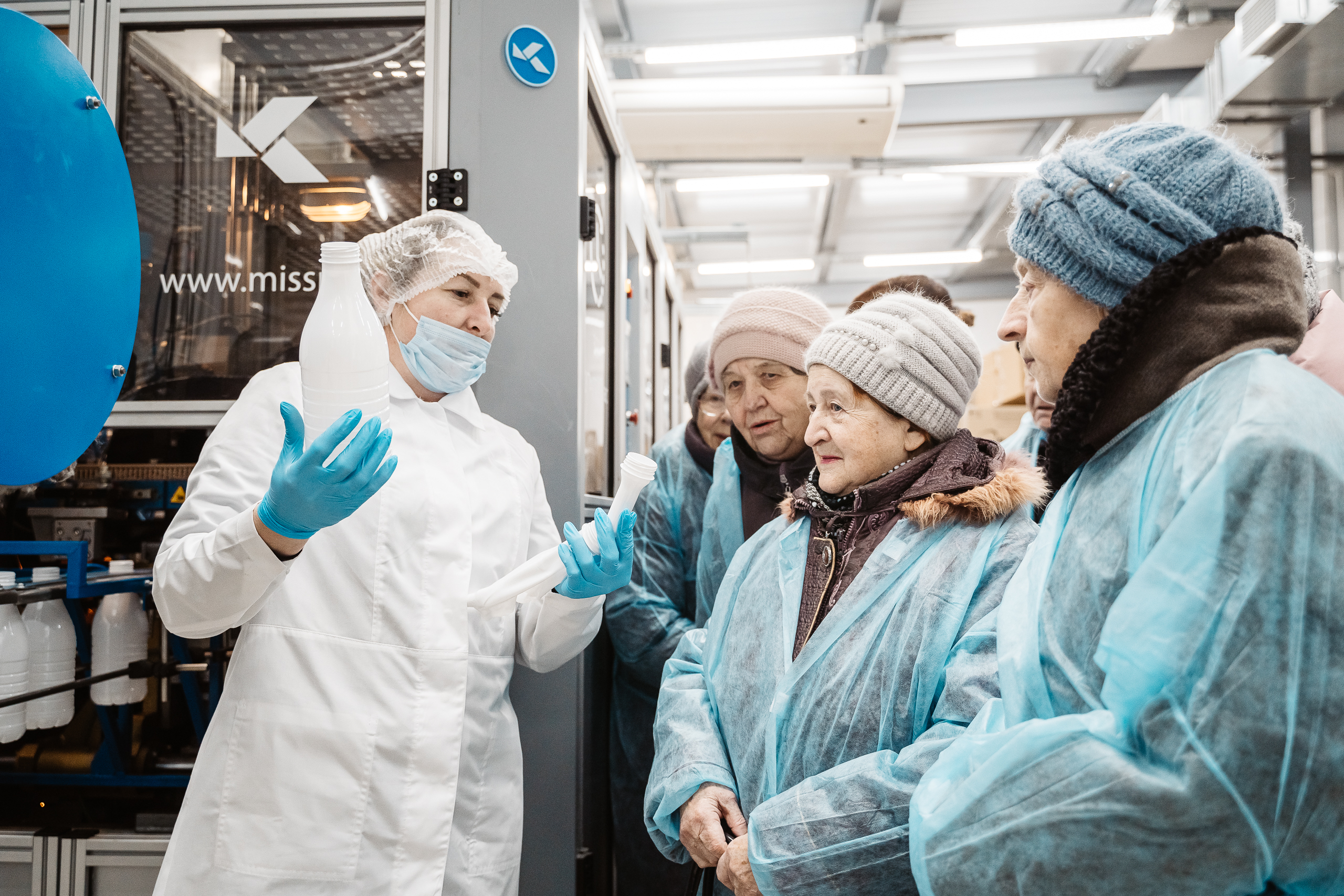 «Мы кормим Тверь…»: ЗАО «Калининское» организовало экскурсию и праздник для детей войны и ветеранов труда