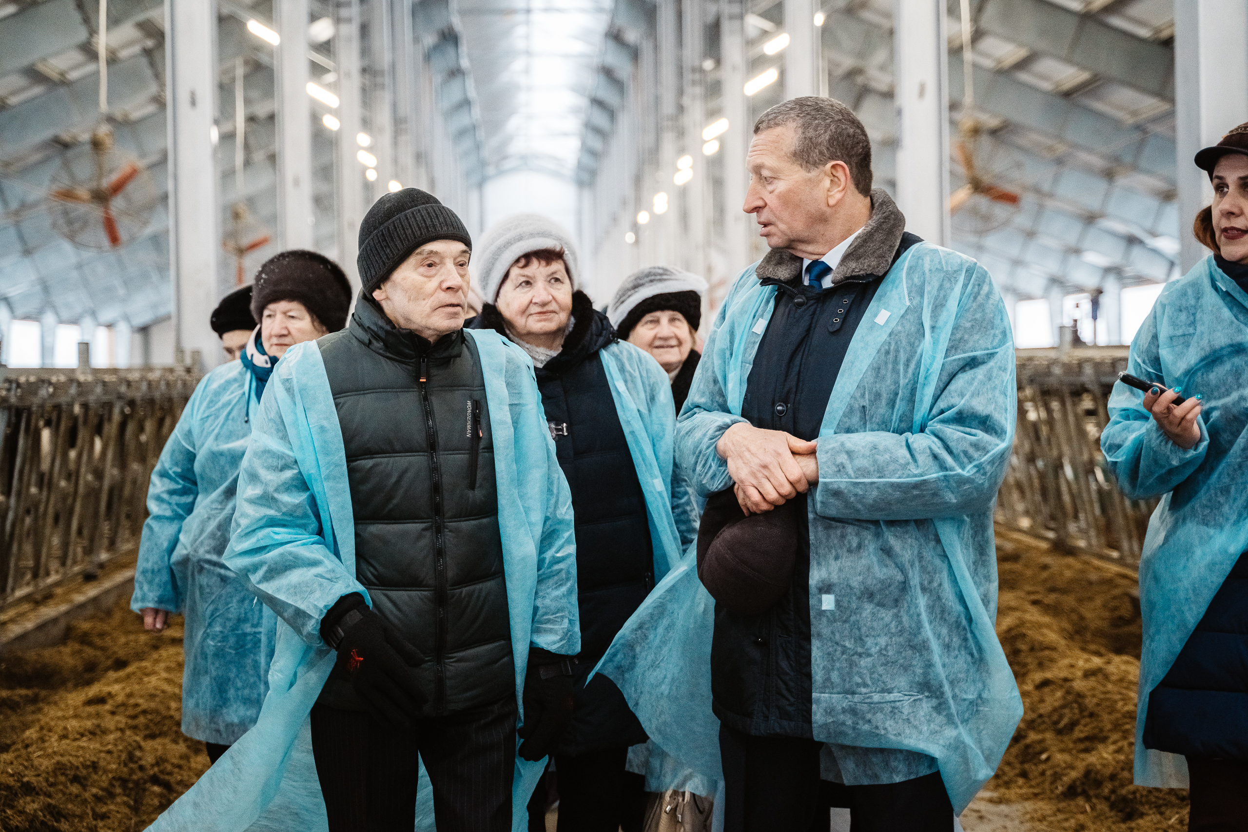«Мы кормим Тверь…»: ЗАО «Калининское» организовало экскурсию и праздник для детей войны и ветеранов труда