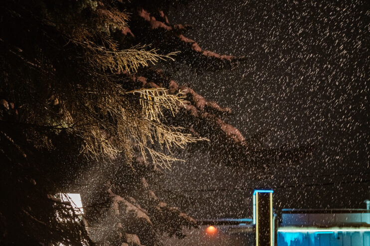 В субботу в Тверской области продолжит идти снег Плохая погода задержится в Тверской области на выходные