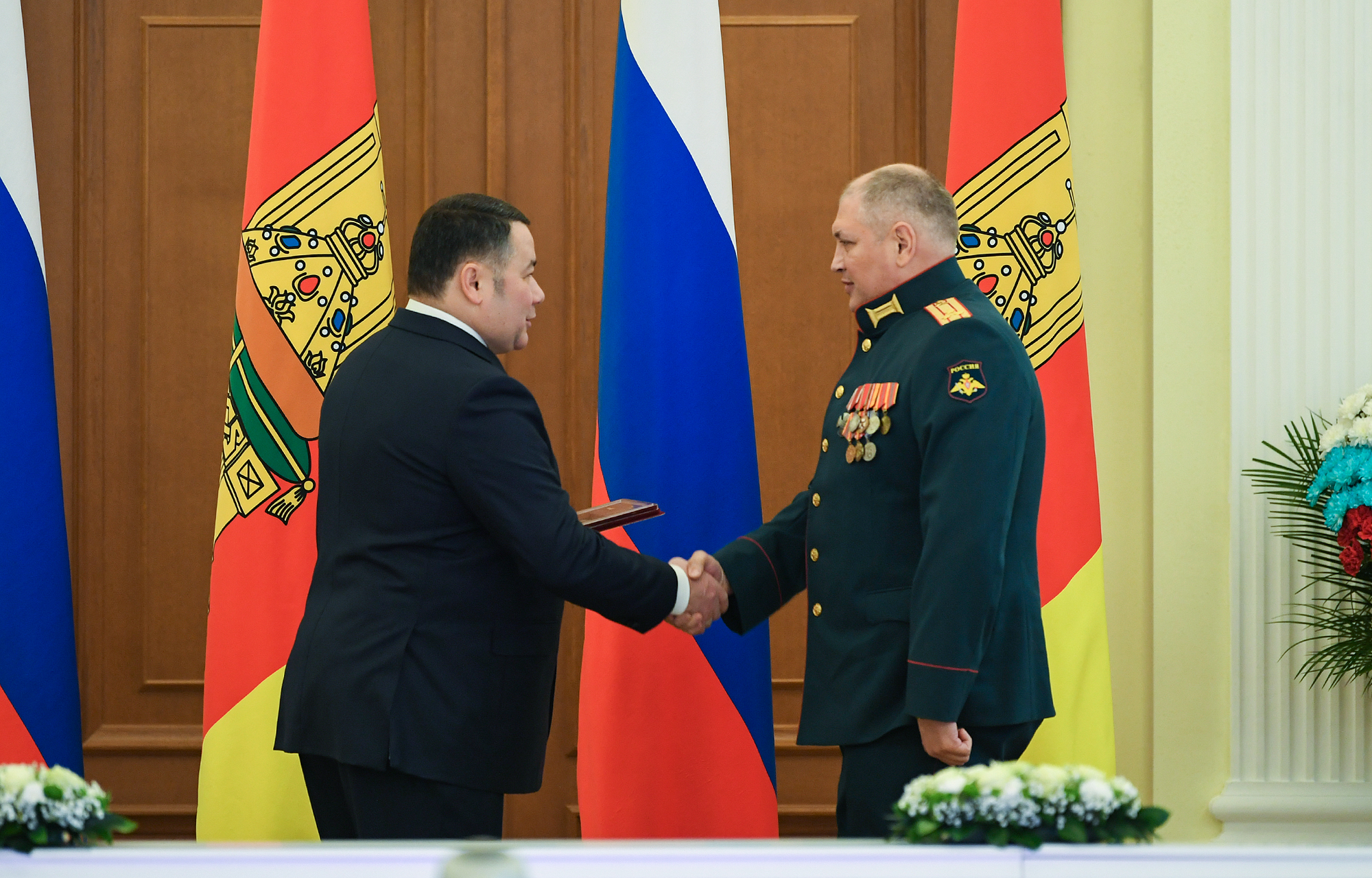 В День Конституции РФ Игорь Руденя вручил государственные и региональные награды жителям Тверской области В День Конституции РФ Игорь Руденя вручил государственные и региональные награды жителям Тверской области