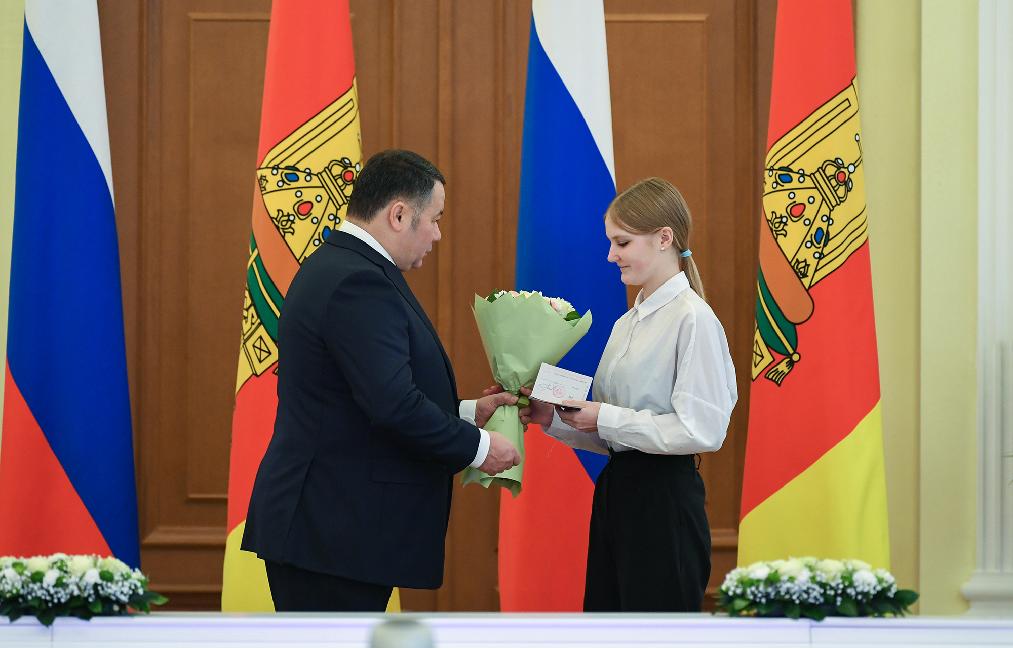 В День Конституции РФ Игорь Руденя вручил государственные и региональные награды жителям Тверской области В День Конституции РФ Игорь Руденя вручил государственные и региональные награды жителям Тверской области