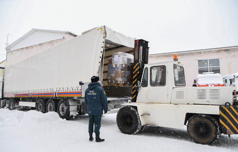 Из Тверской области в Бердянск отправили новогодние подарки
