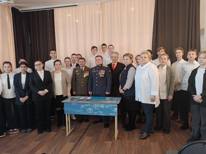 В школе Тверской области открыли «Парту героя» В школе Тверской области открыли «Парту героя»