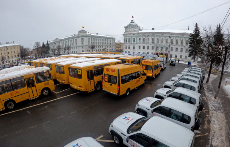 Муниципалитетам Тверской области передали ключи от нового транспорта