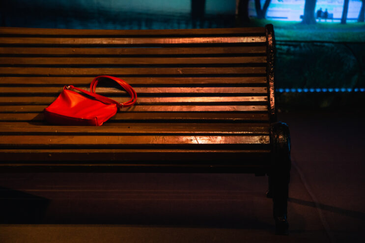 Встретились два одиночества: В Тверском театре драмы прошла премьера спектакля "Скамейка"