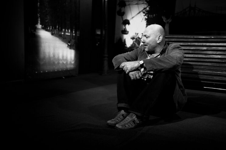 Встретились два одиночества: В Тверском театре драмы прошла премьера спектакля "Скамейка"