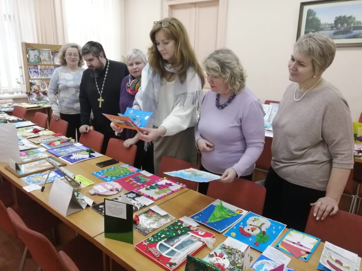 20 победителей определили в конкурсе «Рождественская открытка» в Вышневолоцком округе