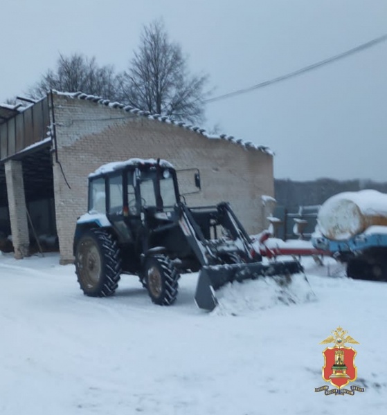 В Тверской области нетрезвый мужчина пытался угнать трактор