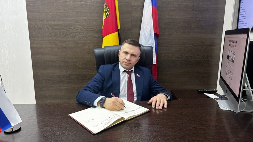 Андрей Николашкин: Путин тащил из ямы нашу страну, дошедшую до дна в девяностые Андрей Николашкин: Нигде нет такого количества мер поддержки многодетных семей