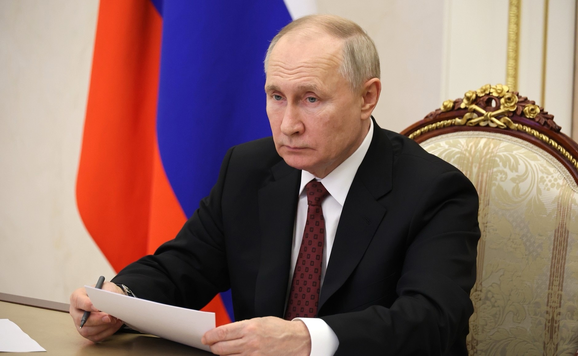 Владимир Путин заявил о выдвижении на выборы президента России в 2024 году Президент России Владимир Путин поздравил военносужащих со взятием Авдеевки