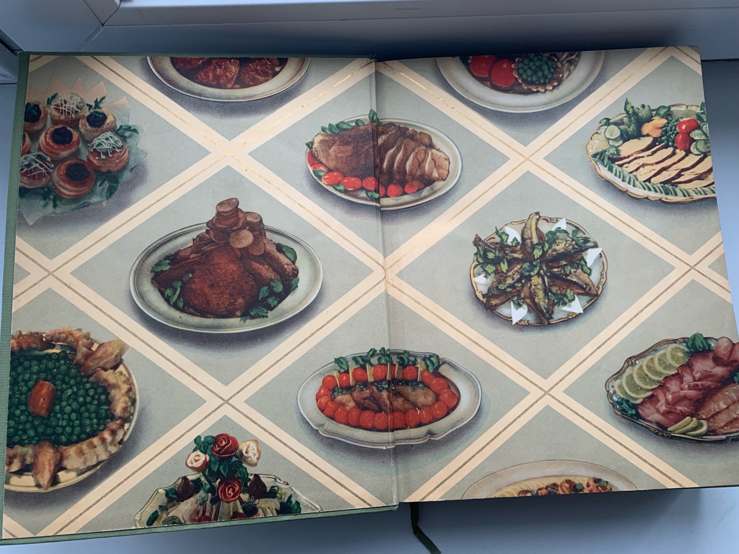 Тайны старых переплетов: в поисках утраченного салата