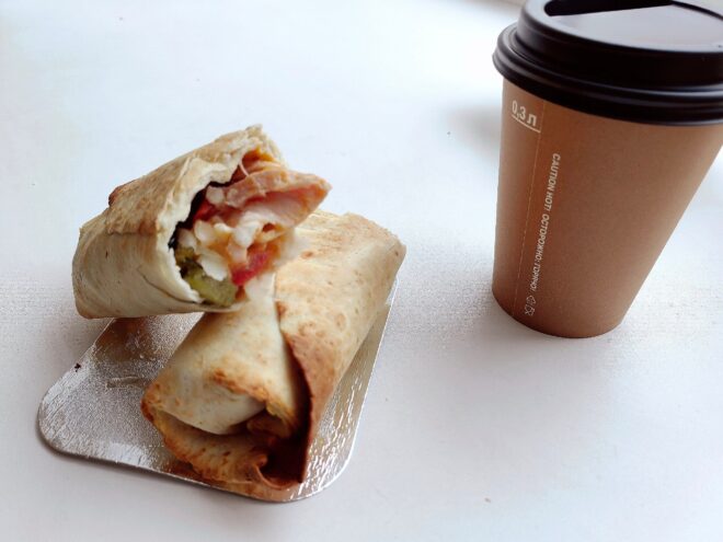 Поели за вас: Любимая пицца Деда Мороза от «Папа Джонс»