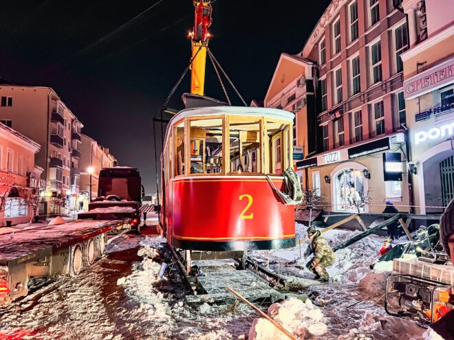 На главной пешеходной улице Твери появился трамвай