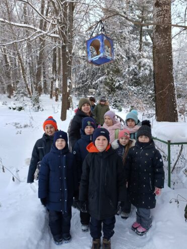 Школьники из Тверской области привезли в Ботанический сад кормушки для птиц