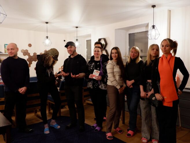 Участники тверского книжного клуба пообщались с известным автором Исламом Ханипаевым