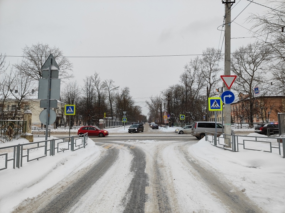 В Твери автомобиль сбил 16-летнюю девушку В Твери автомобиль сбил 16-летнюю девушку