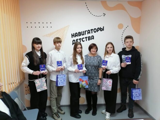 Торопецких волонтёров поблагодарили за помощь во время выборов Торопецких волонтёров поблагодарили за помощь во время выборов