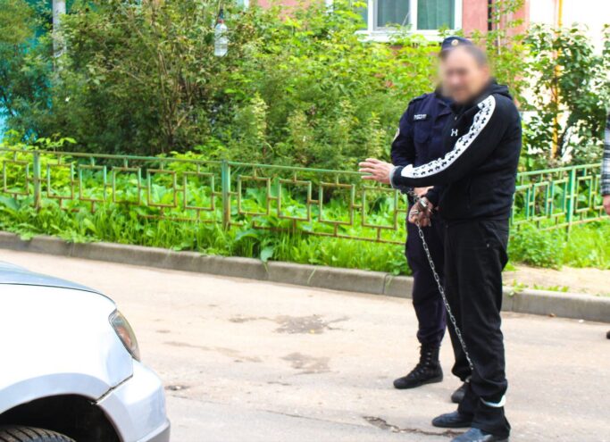 В Твери задержали мужчину, который преследовал малолетних девочек на улицах В Твери задержали мужчину, который преследовал малолетних девочек на улицах
