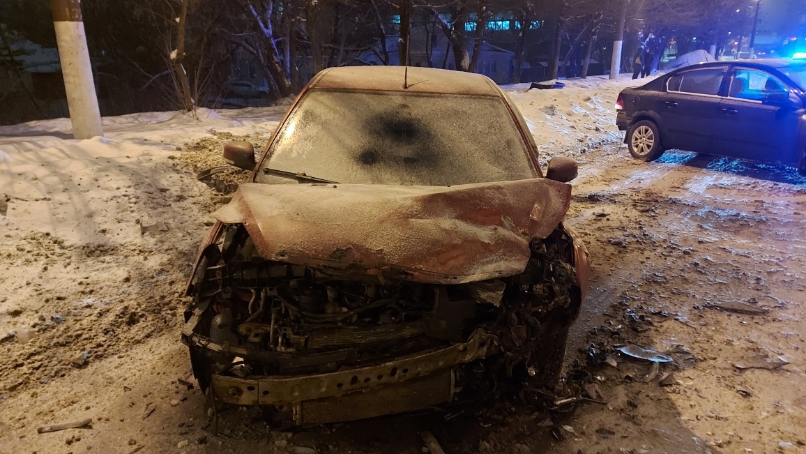 В Твери молодой водитель не справился с управлением на зимней дороге и попал в ДТП В Твери молодой водитель не справился с управлением на зимней дороге и попал в ДТП