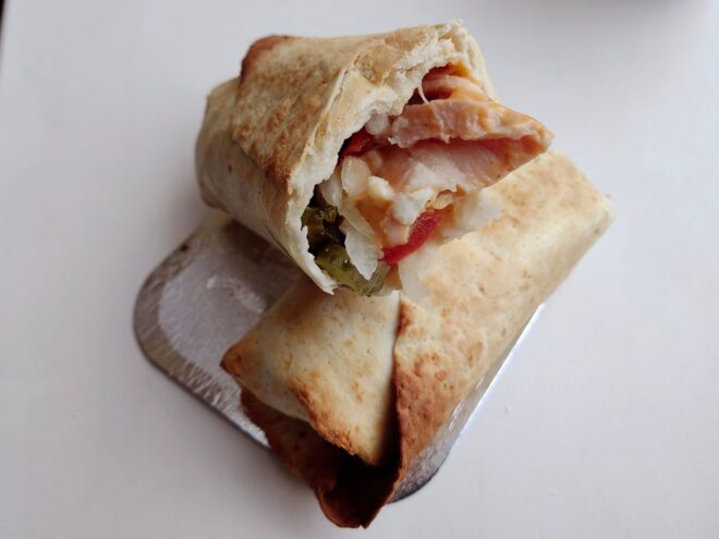 Поели за вас: Любимая пицца Деда Мороза от «Папа Джонс»