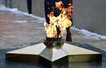 Губернатор Игорь Руденя поздравил участников и ветеранов Великой Отечественной войны с 80-летием освобождения Ленинграда Губернатор Игорь Руденя поздравил участников и ветеранов Великой Отечественной войны с 80-летием освобождения Ленинграда