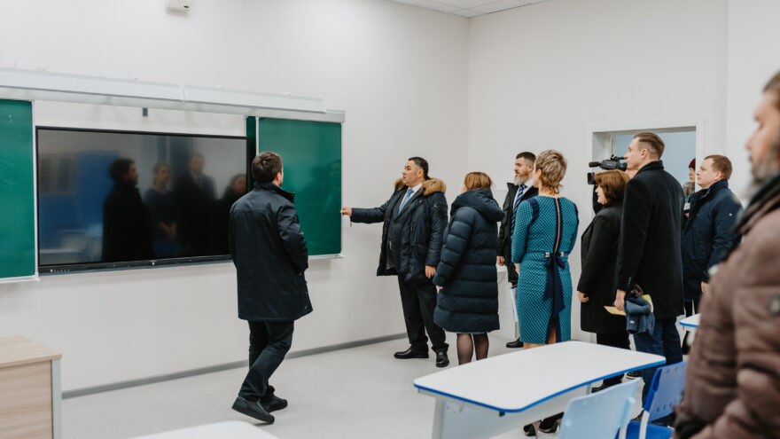 Большой фоторепортаж инспекционной поездки губернатора по строящимся школам и поликлинике в Твери Большой фоторепортаж инспекционной поездки губернатора по строящимся школам и поликлинике в Твери