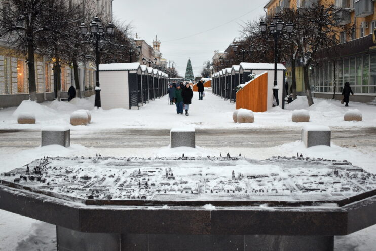 В Твери полиция разыскивает вандалов, которые повредили барельеф «Лучи Твери»