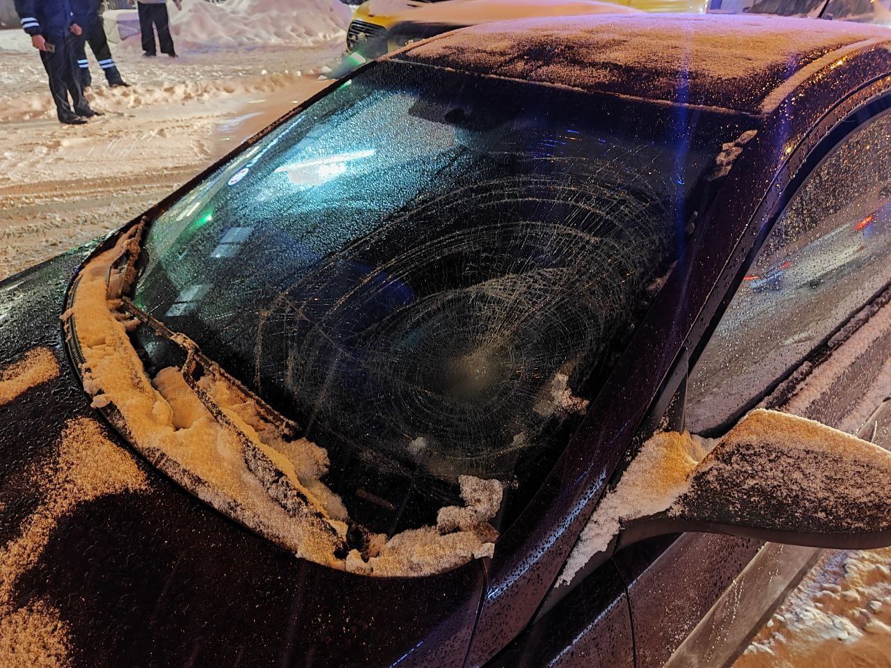 В Твери 12-летний мальчик перебегал дорогу и попал под машину В Твери 12-летний мальчик перебегал дорогу и попал под машину