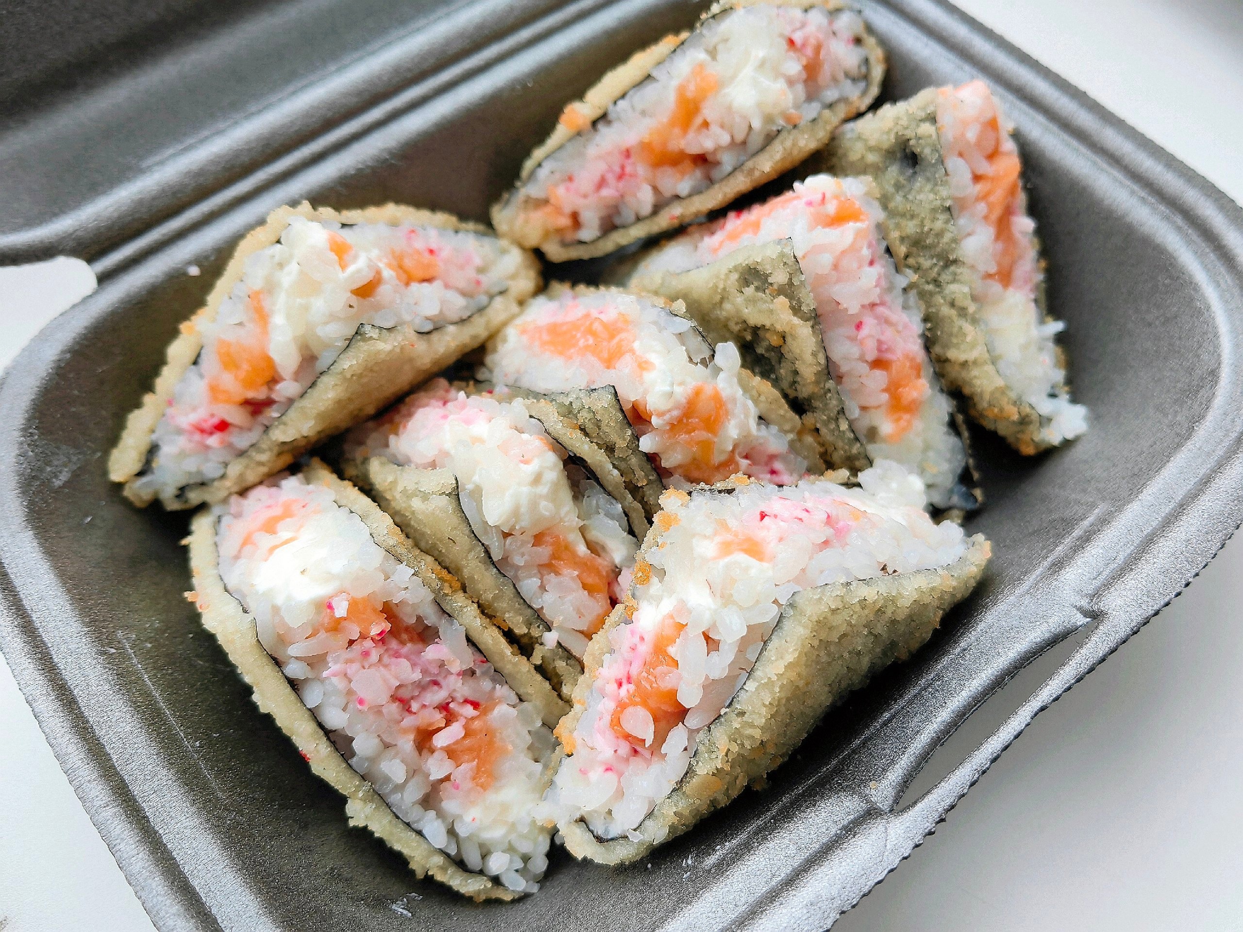 Поели за вас: Роллы с чукой и безвкусные креветки от доставки CушиSell