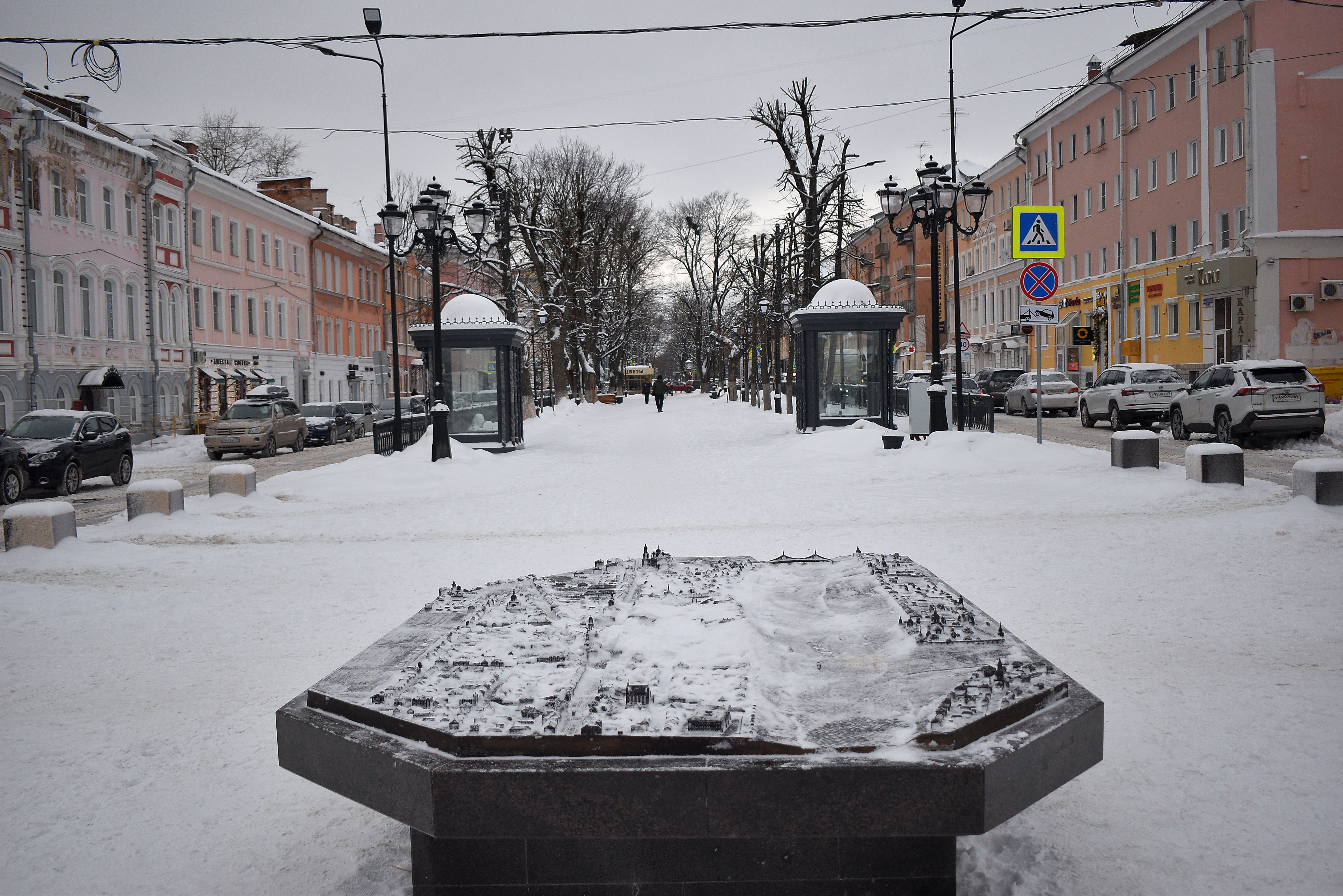 В Твери полиция разыскивает вандалов, которые повредили барельеф «Лучи Твери»
