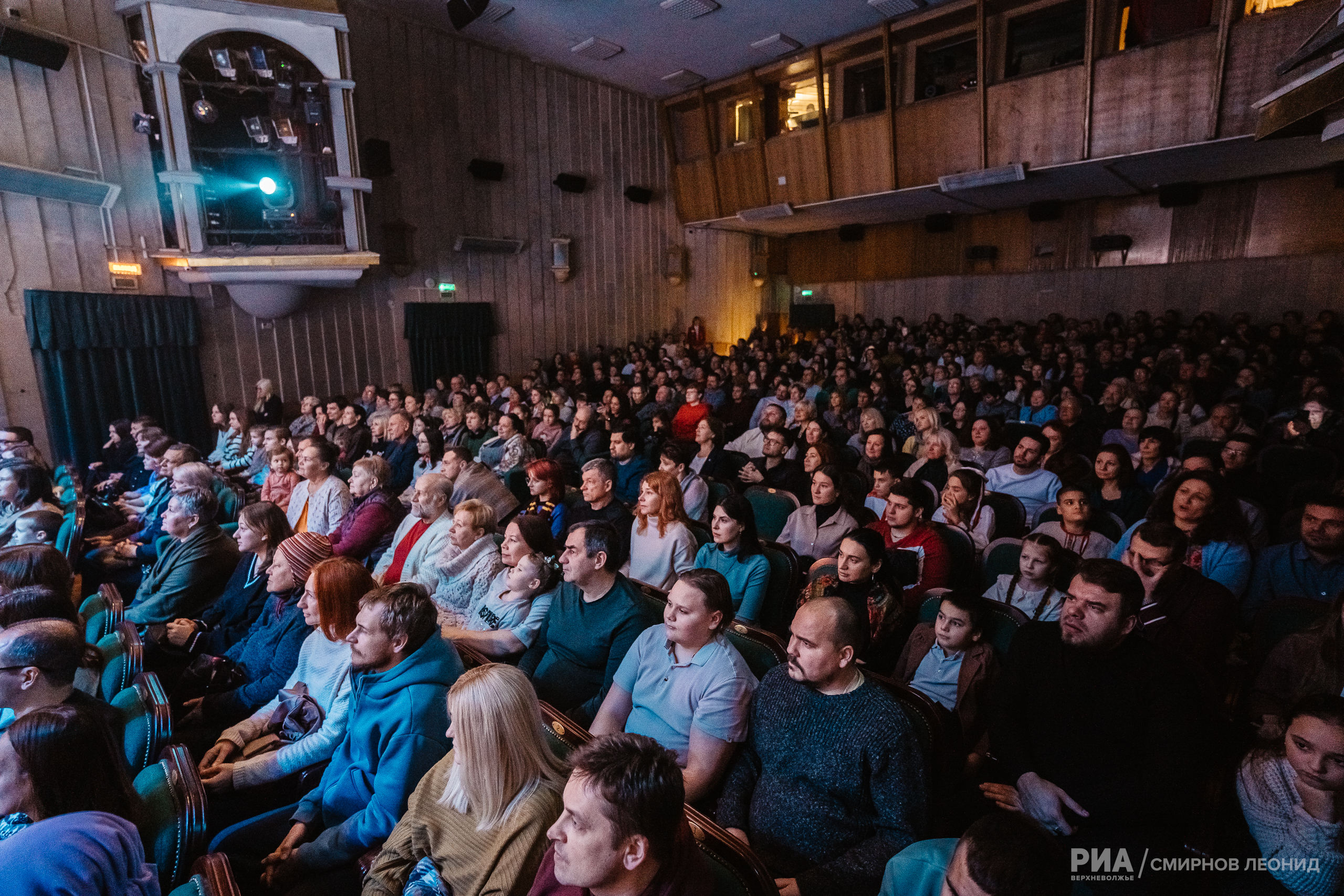 В Тверском театре кукол звучали фольклорные мотивы в исполнении группы "Отава Ё" В Тверском театре кукол звучали фольклорные мотивы в исполнении группы "Отава Ё"