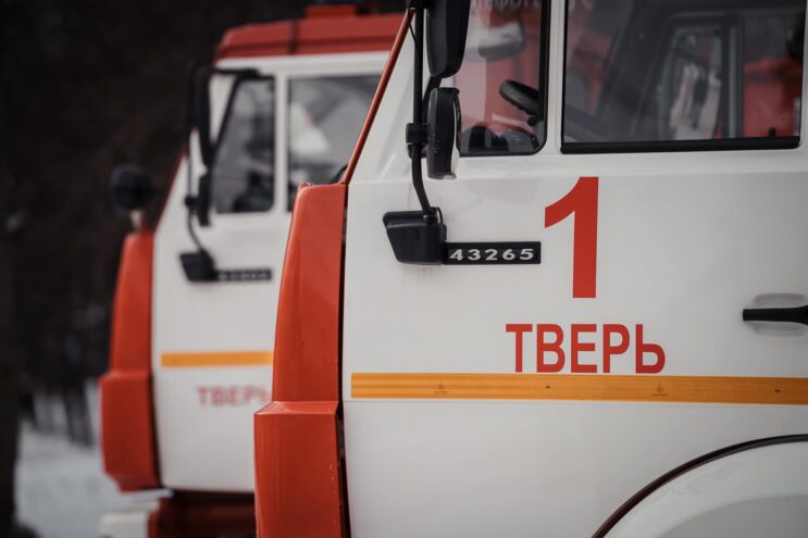 В Твери в сгоревшем доме на улице Добролюбова жила многодетная семья