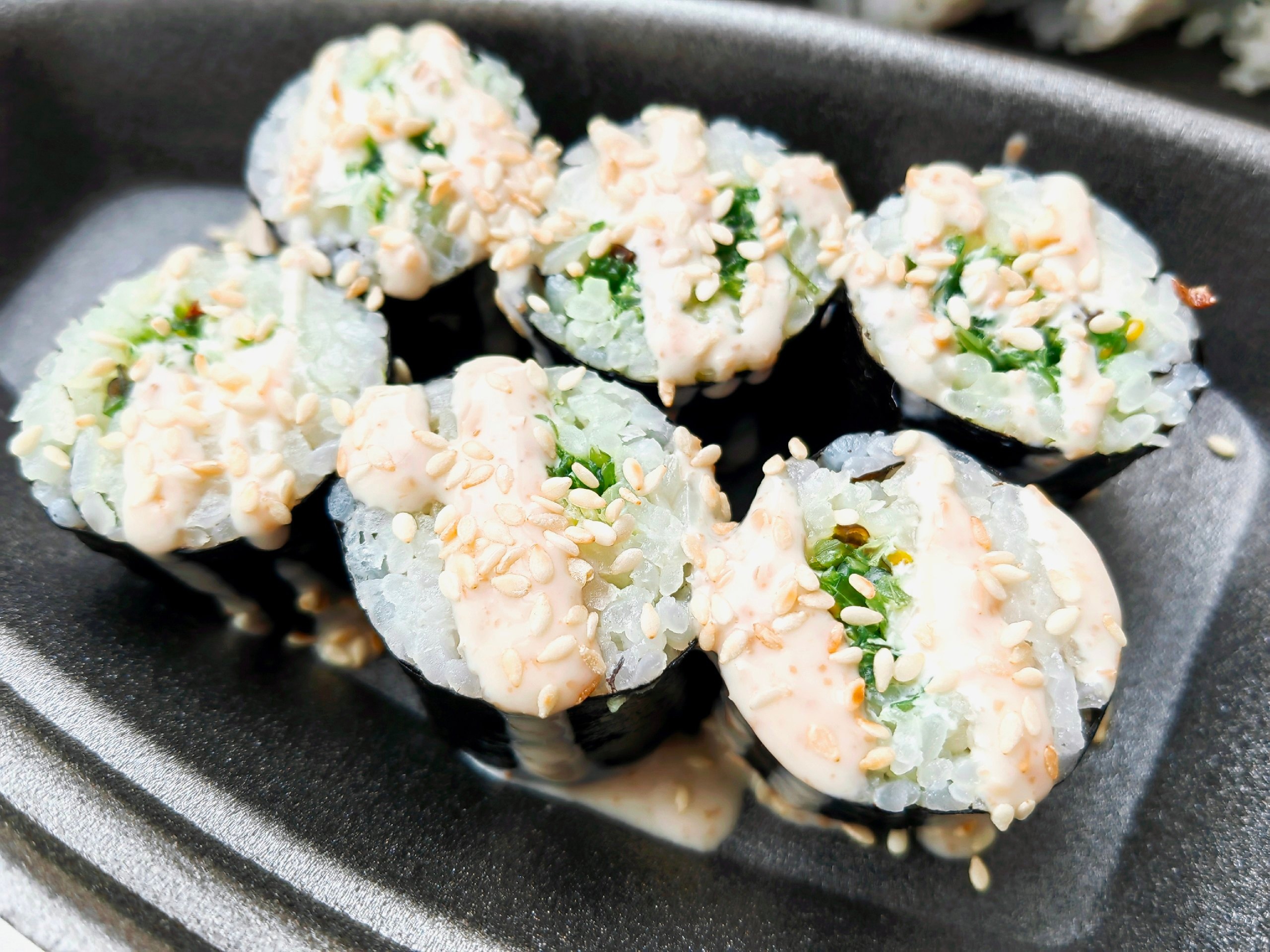 Поели за вас: Роллы с чукой и безвкусные креветки от доставки CушиSell