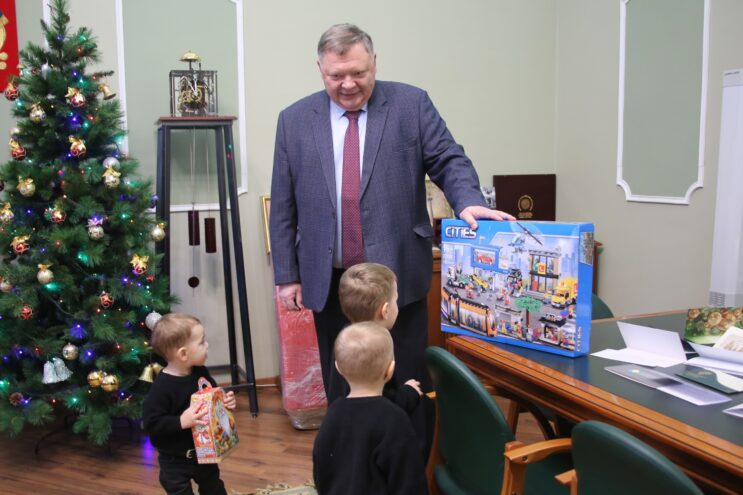 «Ёлка желаний» – мечты детей сбываются «Ёлка желаний» – мечты детей сбываются