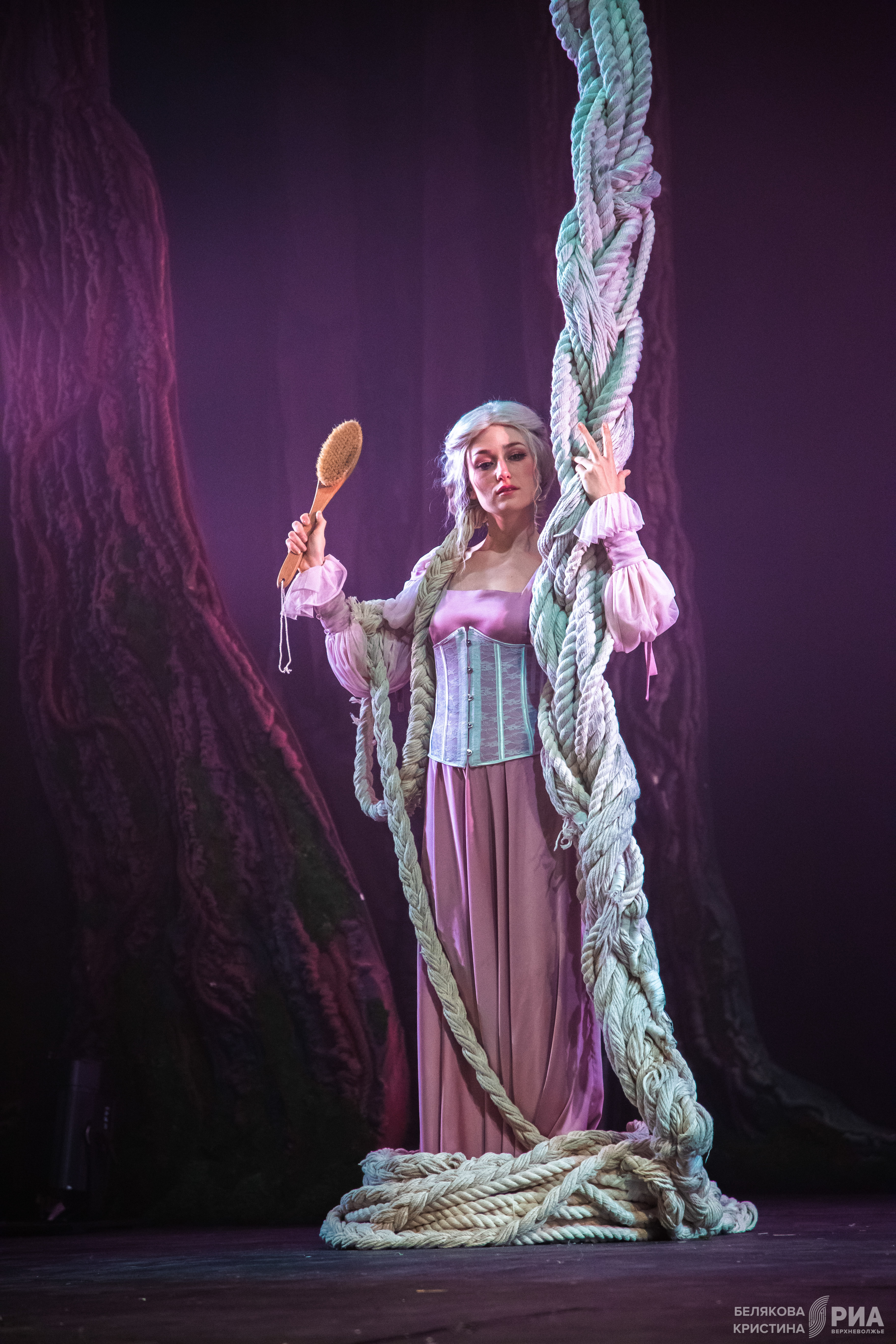 Куда пропал прекрасный принц: Пять принцесс меняют свою судьбу в Тверском ТЮЗе Куда пропал прекрасный принц: Пять принцесс меняют свою судьбу в Тверском ТЮЗе