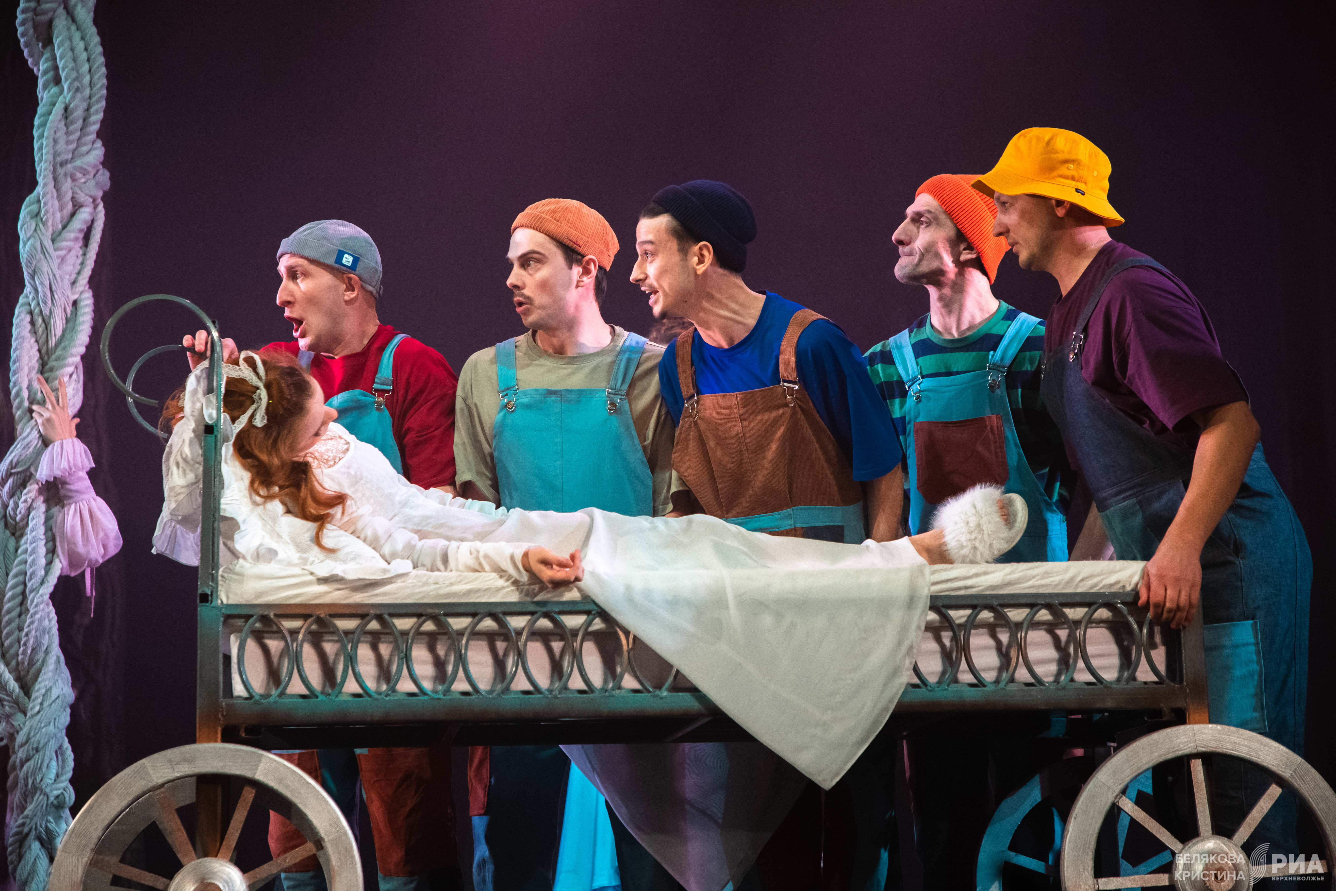 Куда пропал прекрасный принц: Пять принцесс меняют свою судьбу в Тверском ТЮЗе Куда пропал прекрасный принц: Пять принцесс меняют свою судьбу в Тверском ТЮЗе