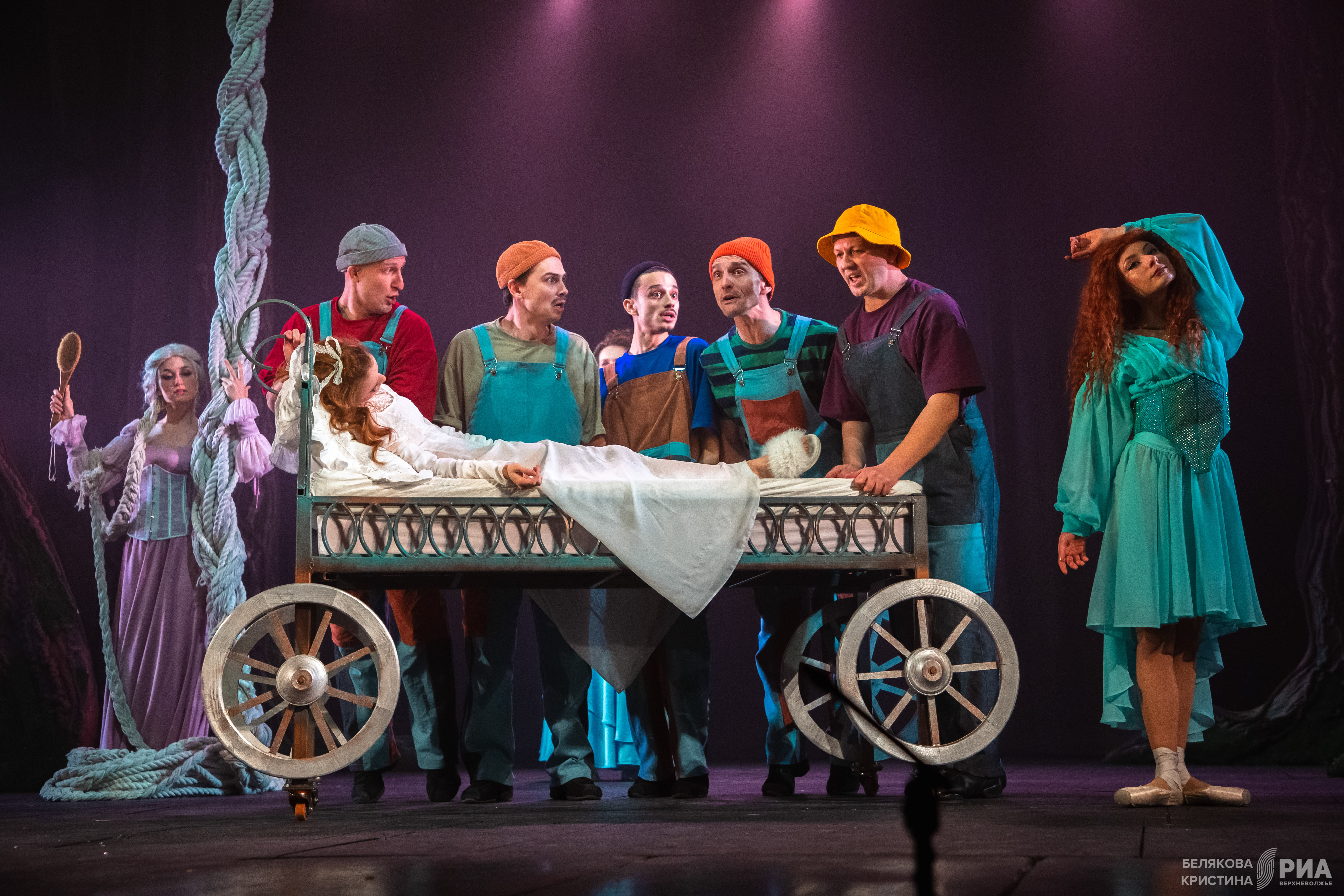 Куда пропал прекрасный принц: Пять принцесс меняют свою судьбу в Тверском ТЮЗе Куда пропал прекрасный принц: Пять принцесс меняют свою судьбу в Тверском ТЮЗе