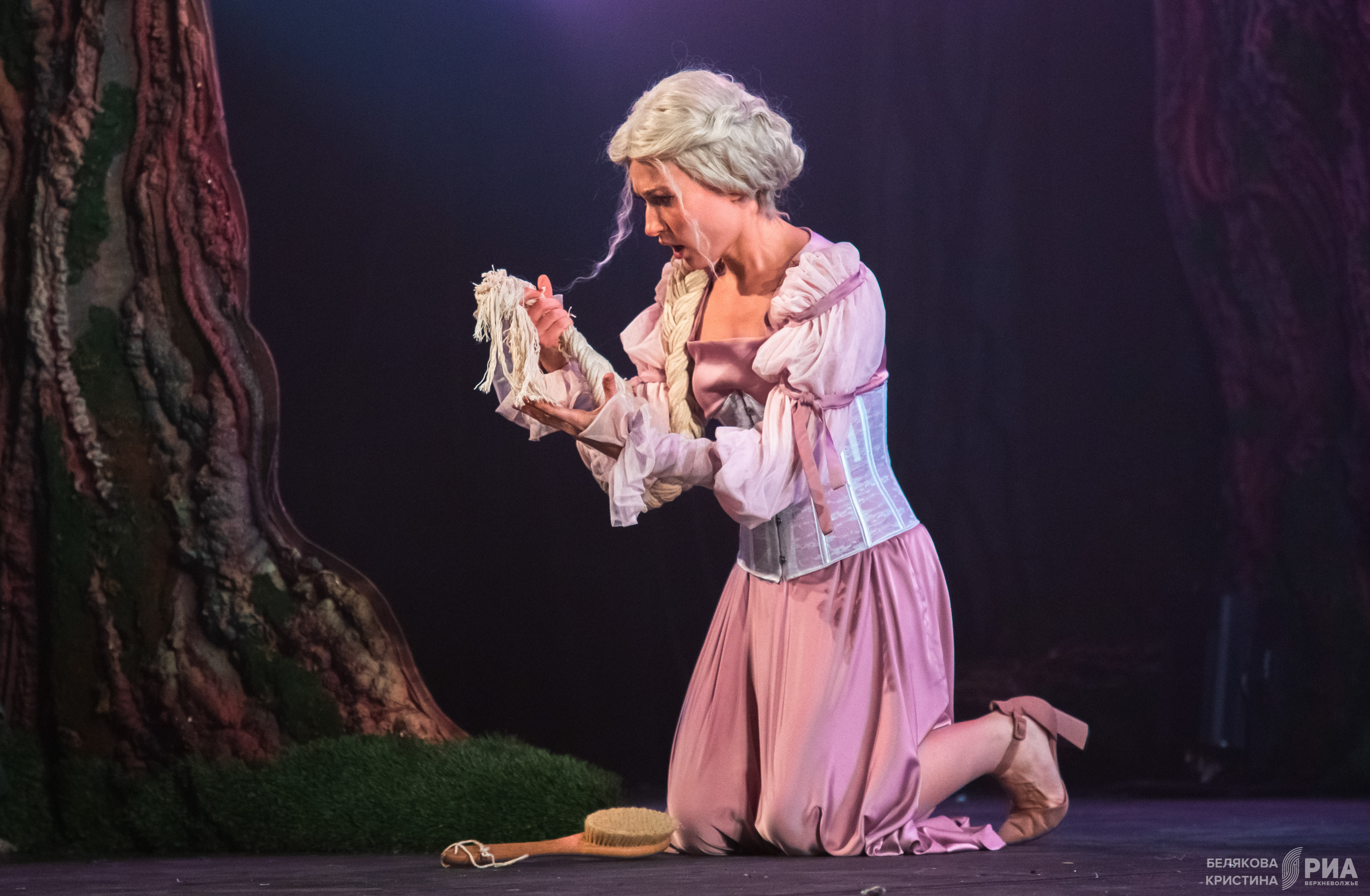 Куда пропал прекрасный принц: Пять принцесс меняют свою судьбу в Тверском ТЮЗе Куда пропал прекрасный принц: Пять принцесс меняют свою судьбу в Тверском ТЮЗе