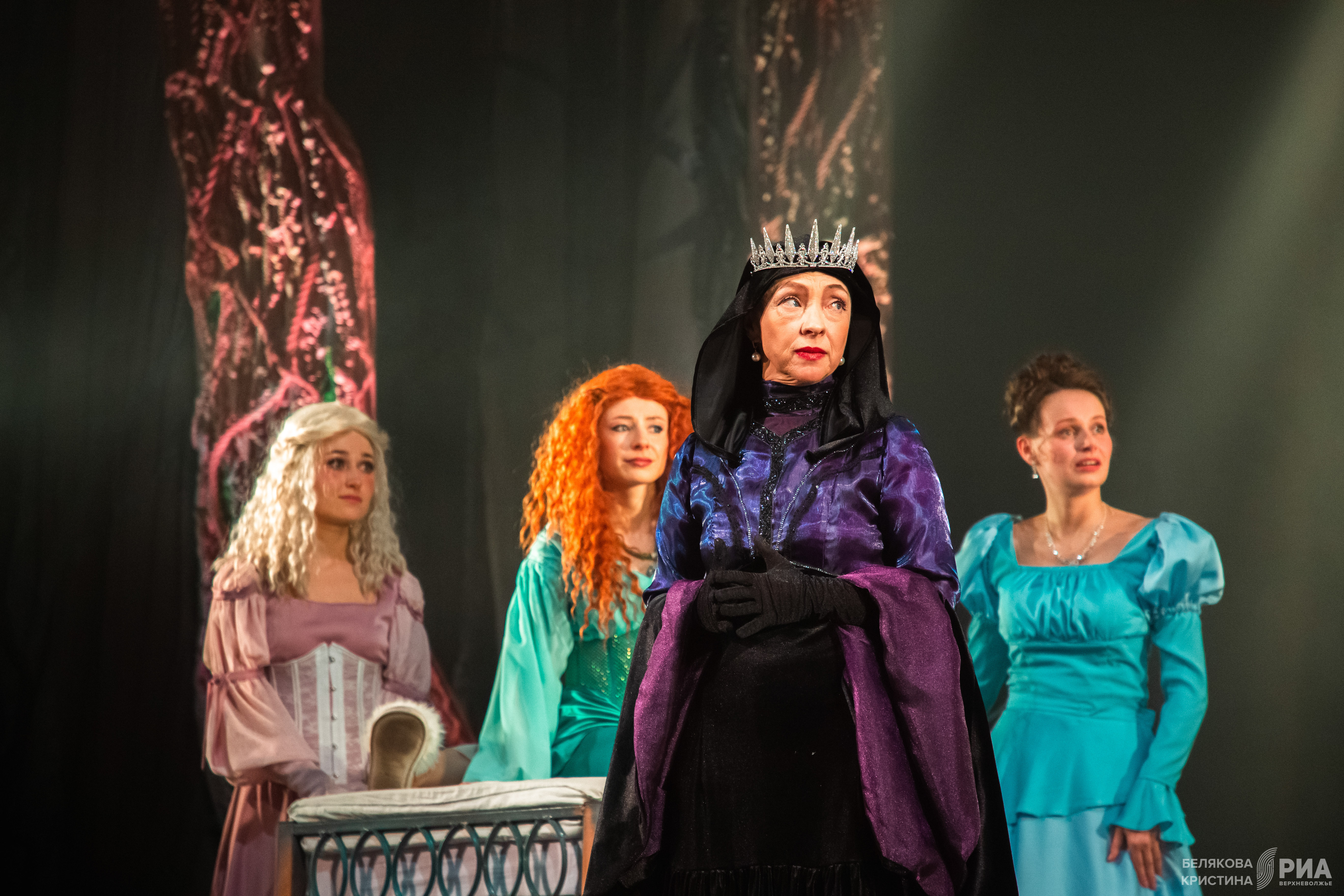 Куда пропал прекрасный принц: Пять принцесс меняют свою судьбу в Тверском ТЮЗе Куда пропал прекрасный принц: Пять принцесс меняют свою судьбу в Тверском ТЮЗе