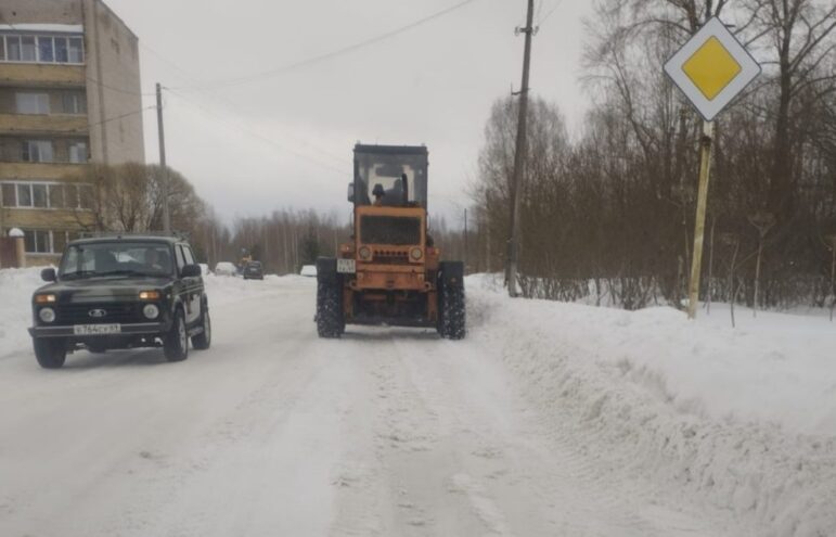 В городе Бологое продолжается уборка и вывоз снега В городе Бологое продолжается уборка и вывоз снега