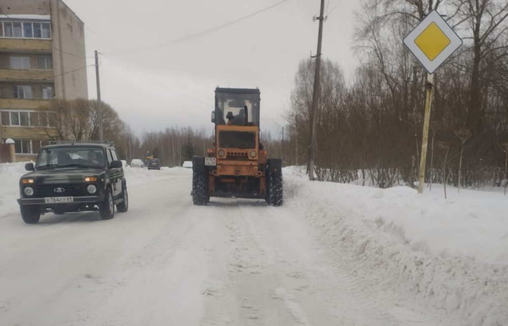 В городе Бологое продолжается уборка и вывоз снега В городе Бологое продолжается уборка и вывоз снега