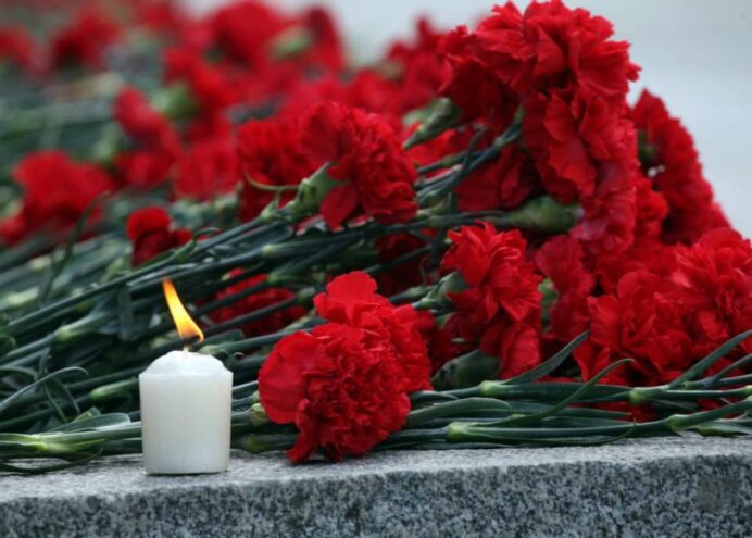 В Конаковском округе отменили все новогодние мероприятия в связи с терактом в Белгороде В Конаковском округе отменили все новогодние мероприятия в связи с терактом в Белгороде