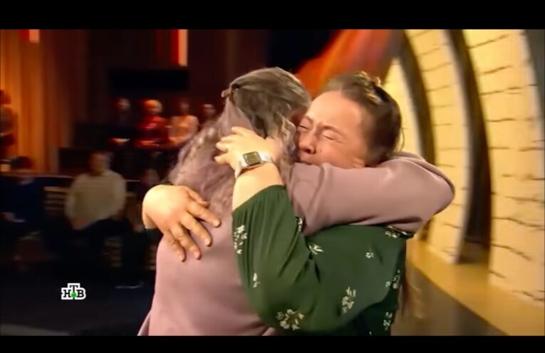 Передача «Жди меня» помогла женщине найти в Твери крестную, которая заменила ей мать