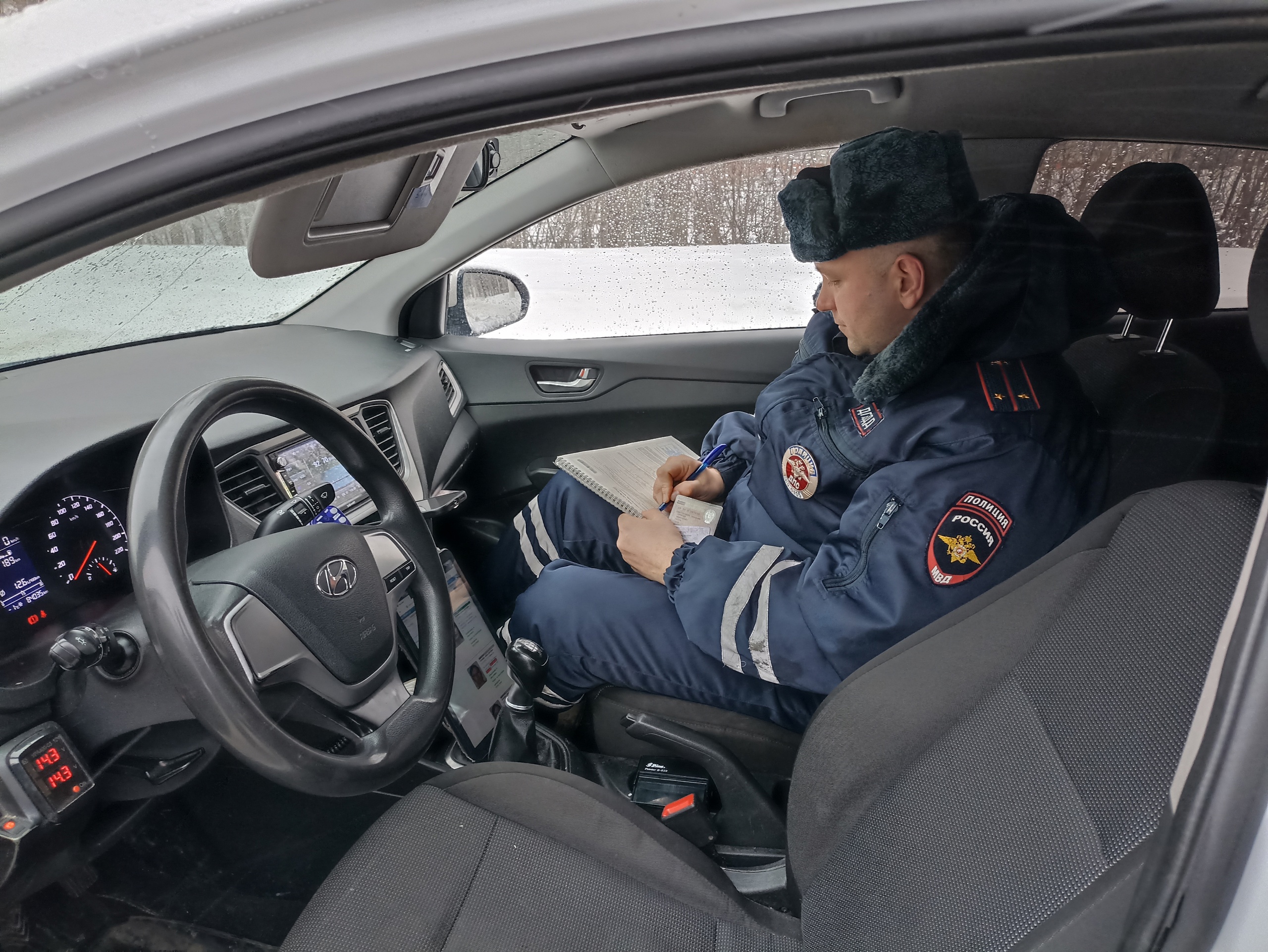 В Твери сотрудники ГИБДД ловили безответственных родителей-водителей